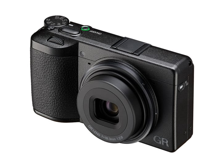 Ricoh GR IV Dirilis dengan Peningkatan Sensor dan Stabilisasi Gambar