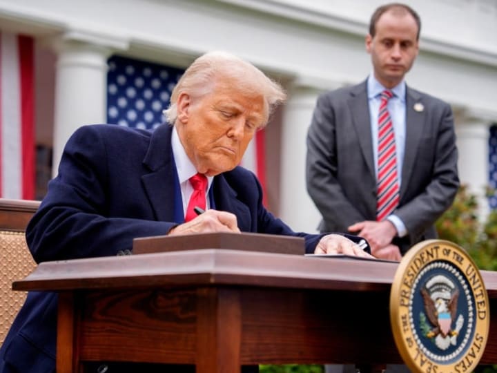Pengadilan Amerika Hentikan Tarif Trump, Visa Mahasiswa China Diperketat