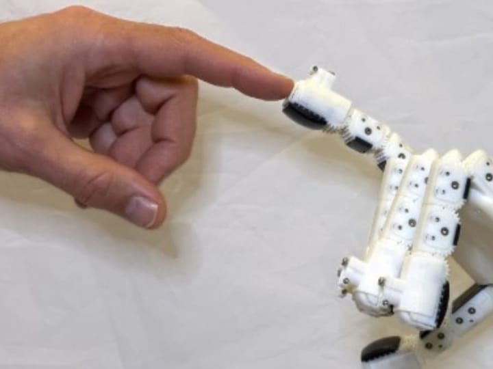 Mengembangkan Tangan Robot Pintar yang Bisa Manipulasi Seperti Tangan Manusia
