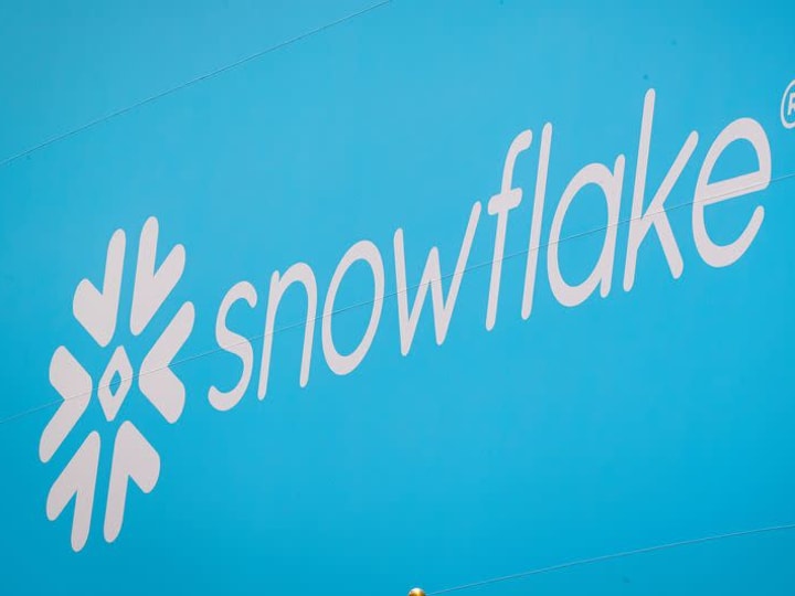 Snowflake Naikkan Perkiraan Pendapatan 2026 Didukung Kecerdasan Buatan