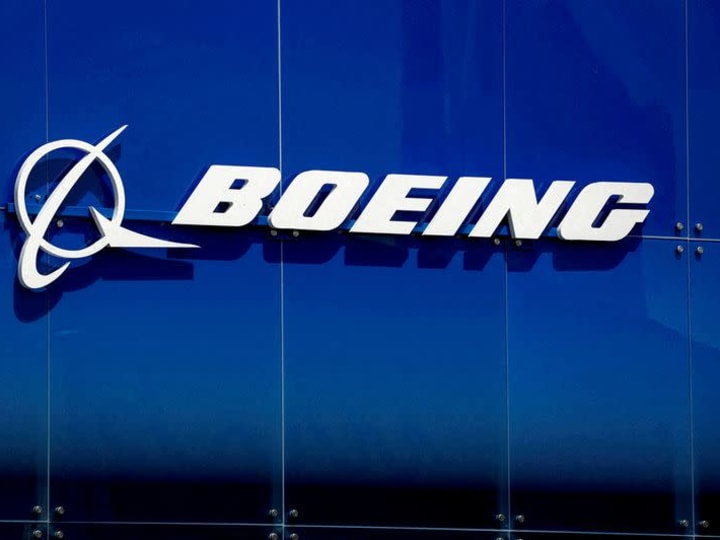 Boeing memberikan pemberitahuan pemutusan hubungan kerja kepada hampir 700 karyawan di Missouri.