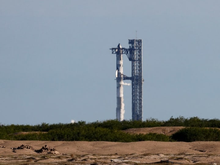 SpaceX meluncurkan roket Starship keenam dari Texas.