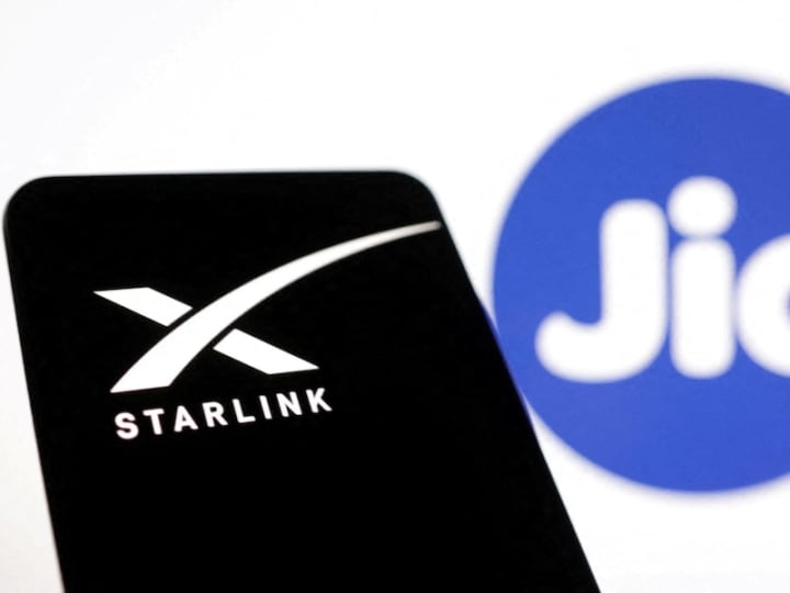 Reliance Ambani meminta India untuk meninjau jangkauan Starlink milik Musk dan Amazon.