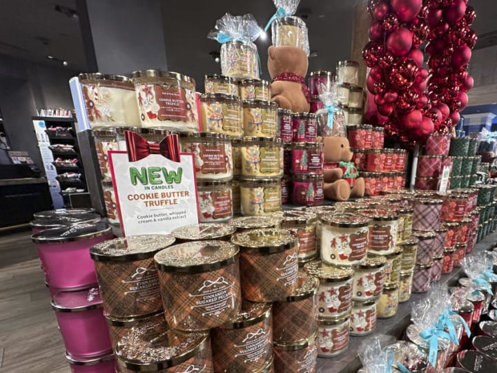 Bath & Body Works mencatat penjualan yang kuat di Q3, meningkatkan proyeksi tahun penuh.
