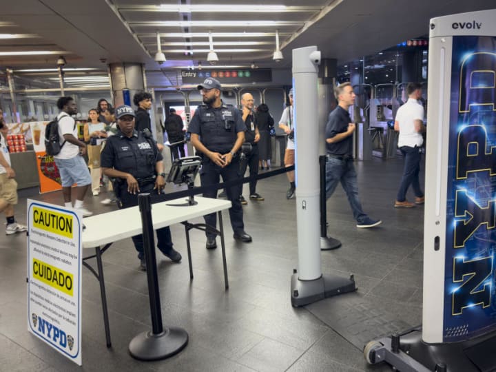 Jaksa federal meminta catatan dari perusahaan yang menerapkan pemindai senjata berbasis AI di kereta bawah tanah NYC.