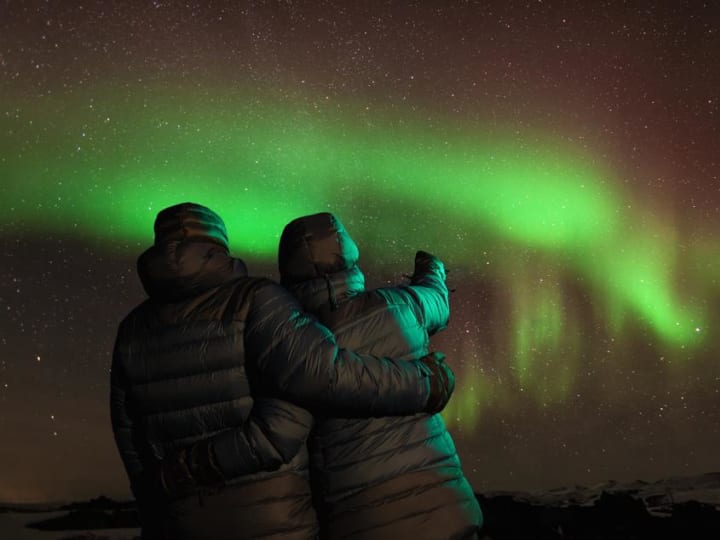 Peringatan Thanksgiving Cahaya Utara: Ramalan Aurora untuk Malam Ini di Negara Bagian AS