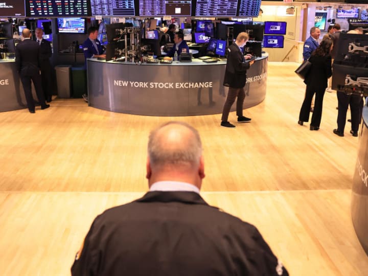 Pasar saham hari ini: Dow, S&P 500, dan futures Nasdaq menunjukkan kenaikan dengan kemenangan bulanan di depan mata.