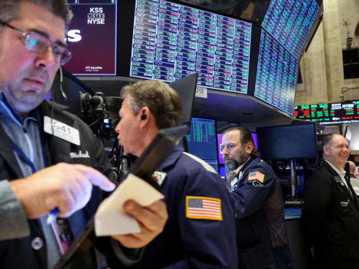 S&P 500, Dow Mencatat Rekor untuk Menutup Bulan Terbaik Tahun Ini