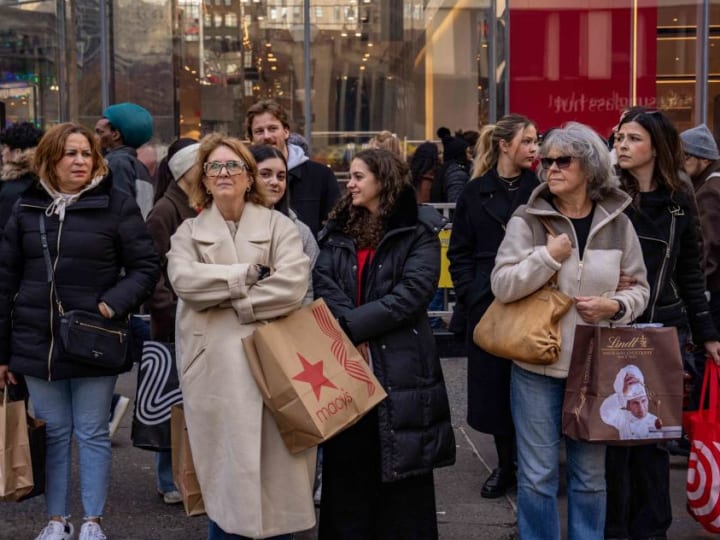 S&P 500 Kenaikan dan Kerugian Hari Ini: Indeks Mencatat Penutupan Rekor dalam Sesi Black Friday