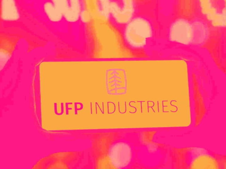 Merefleksikan Laba Kuartal Ketiga Saham Bahan Bangunan: UFP Industries (NASDAQ:UFPI)
