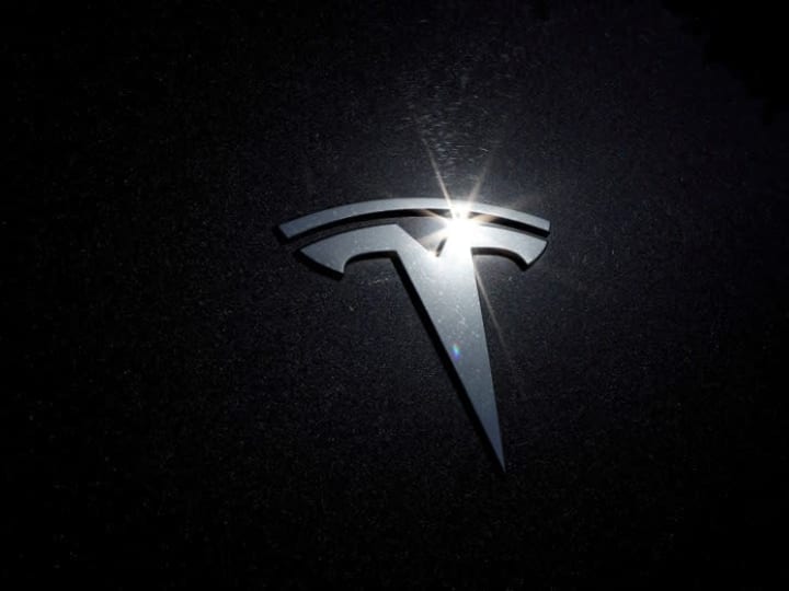 Tesla memimpin lonjakan nilai pasar global di bulan November.