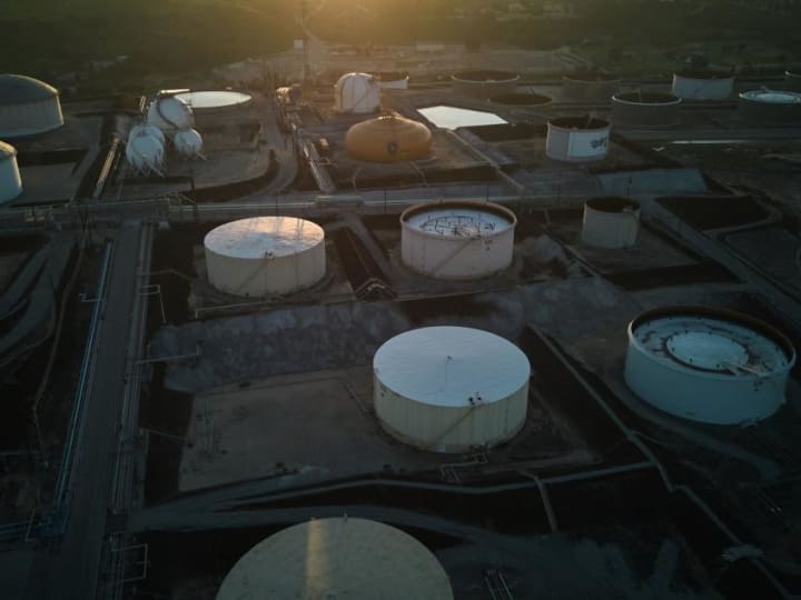 Minyak Stabil Menjelang Pertemuan Pasokan OPEC+ Saat Volatilitas Menurun