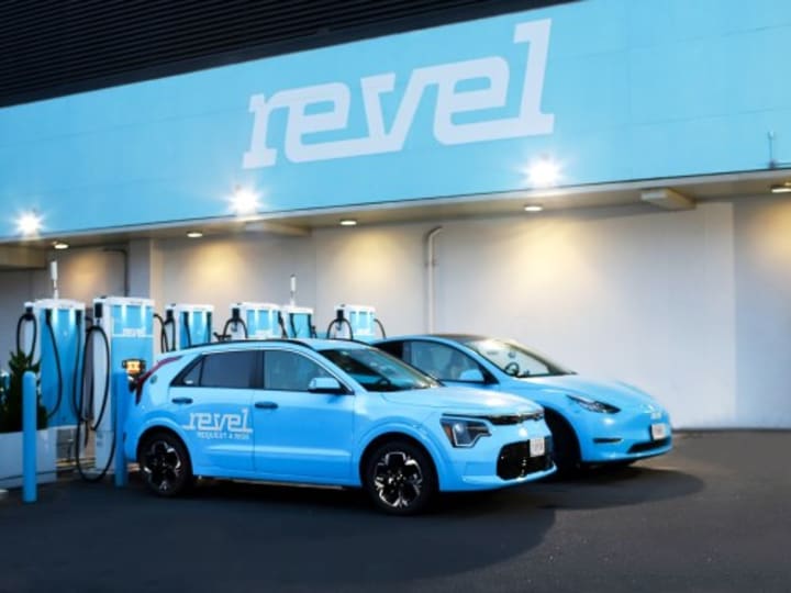 Revel akan memasang 24 pengisi daya EV cepat di bandara JFK.
