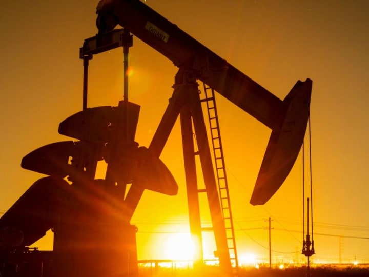 Minyak Bertahan Dekat Rp 1.18 juta ($72) Saat OPEC+ Merencanakan Kembalinya Produksi Secara Bertahap dan Lebih Lambat