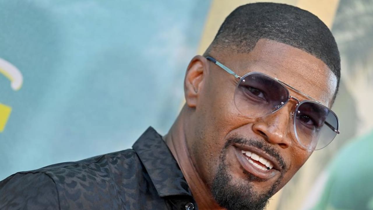 Jamie Foxx Mengungkapkan Pendarahan Otak di Usia 55, Seorang Ahli Saraf Menjelaskan Stroke pada Orang yang Lebih Muda
