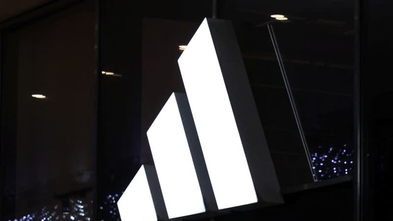 Adidas digerebek untuk hari kedua berturut-turut dalam penyelidikan pajak UE, lapor FT.