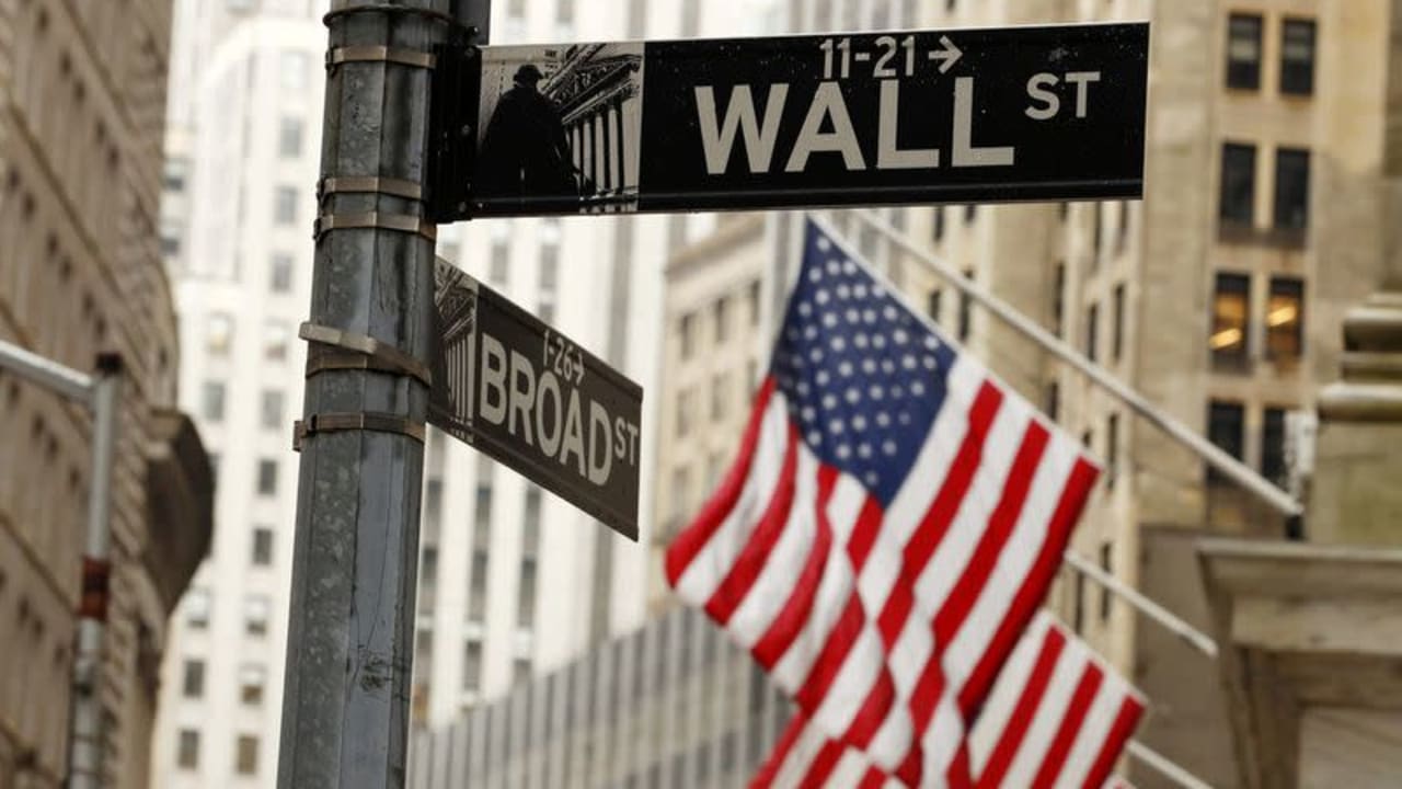 Bid Pagi: Wall St mendekati rekor saat bank sentral mengakhiri 2024 dengan pemotongan suku bunga.