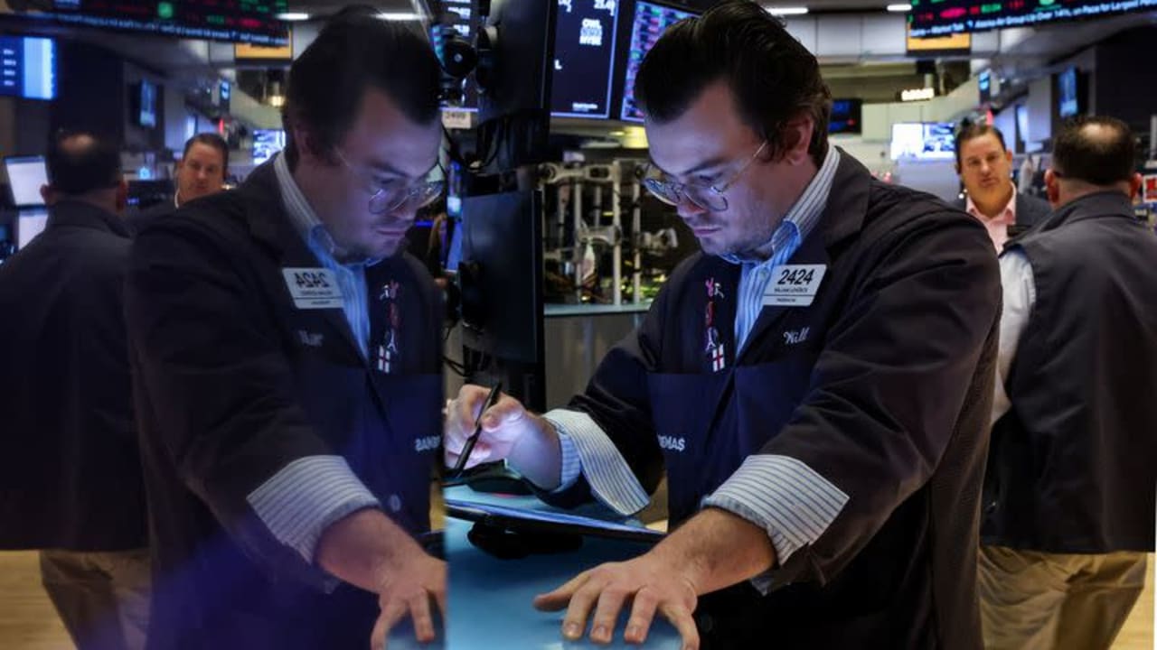 Futures Nasdaq memimpin kenaikan setelah proyeksi positif dari Broadcom.