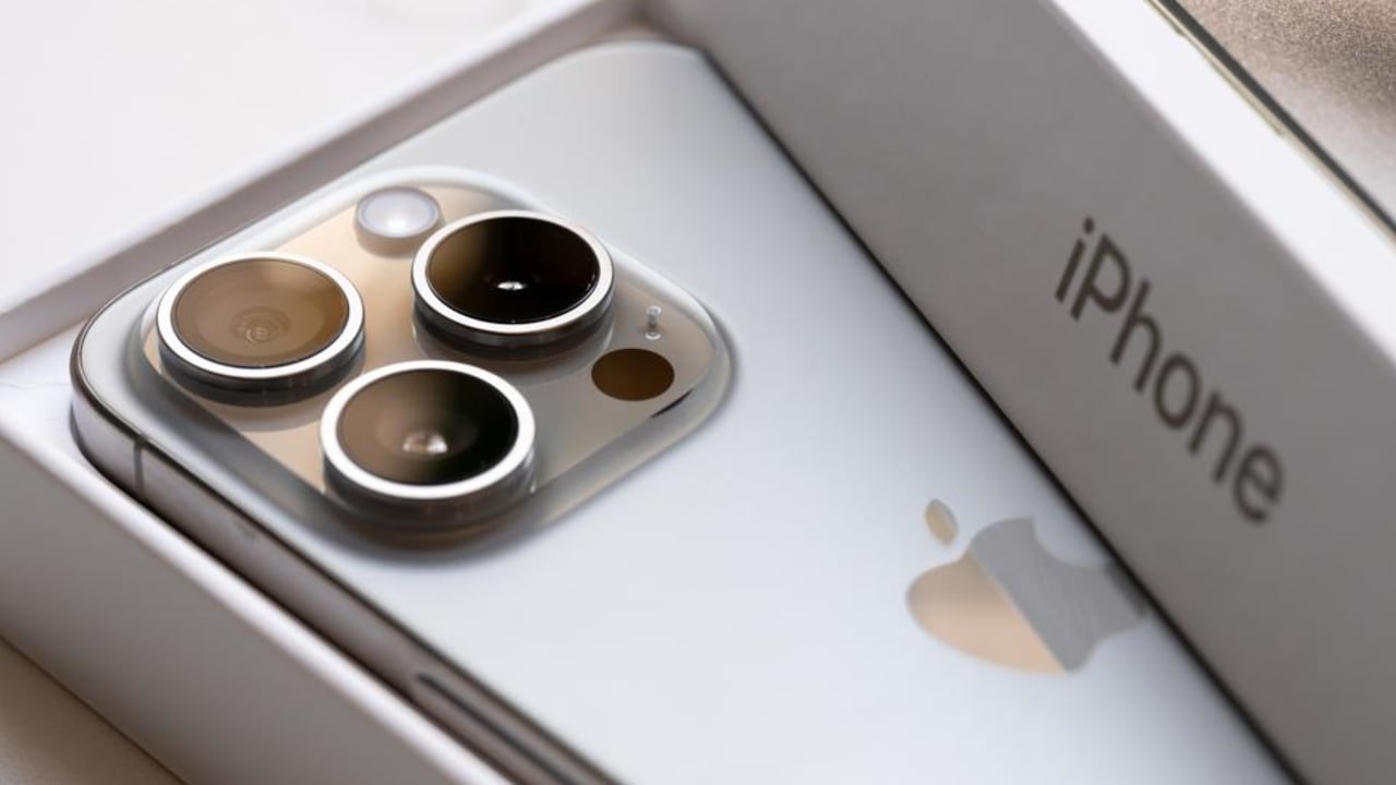 iPhone Terus Mati dan Menyala Lagi—Peretas, Perangkat Lunak, atau Alien?