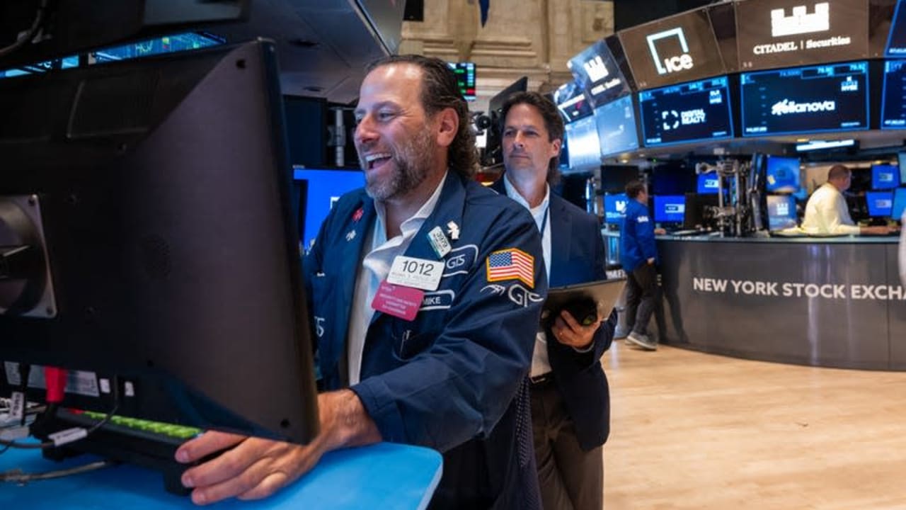 Dow rebound 200 poin seiring lonjakan saham Nvidia.