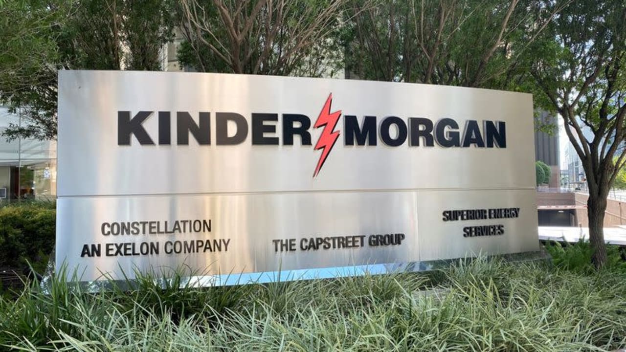Unit Kinder Morgan akan melanjutkan Proyek Mississippi Crossing senilai Rp 23.02 triliun ($1,4 miliar) .