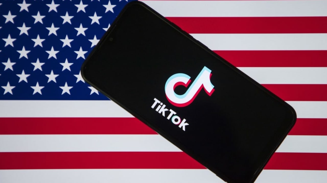 Trump mendukung untuk mempertahankan TikTok di AS setelah 'miliaran tayangan' selama pemilihan.