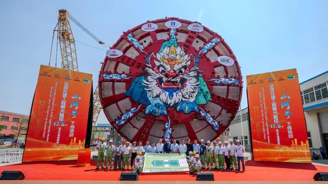 China membangun terowongan pelindung bawah air dengan diameter terbesar di dunia dengan kecepatan yang memecahkan rekor.