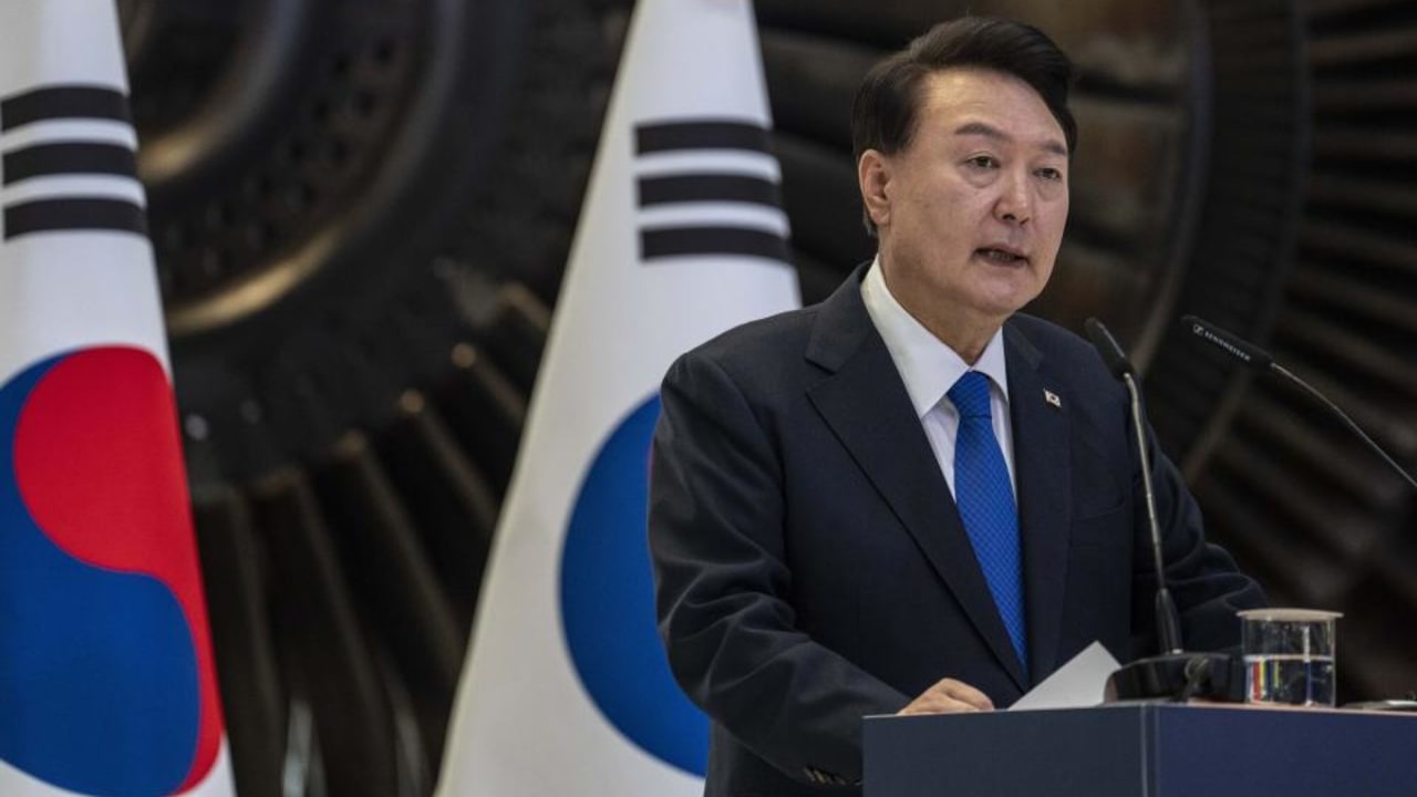 Otoritas Korea Selatan Bergerak untuk Menangkap Presiden Yoon yang Dipecat