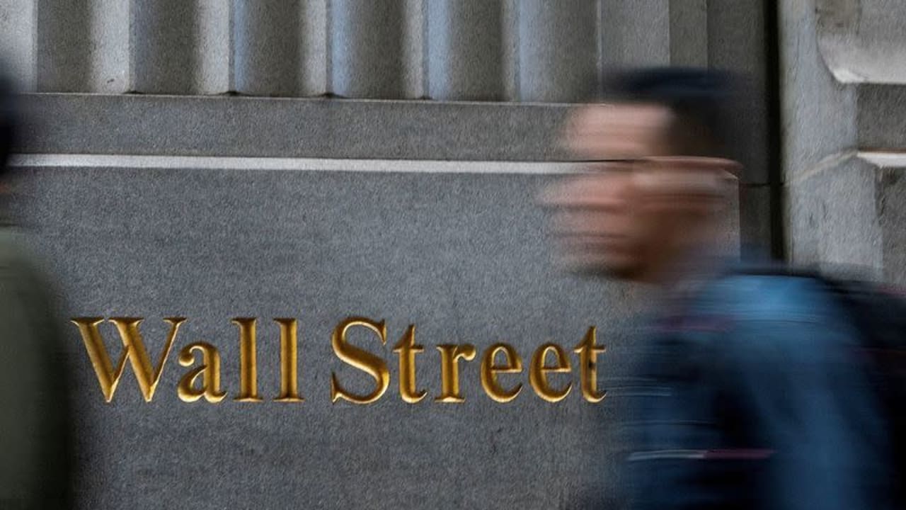 Laporan pekerjaan AS menjadi ujian besar pertama bagi saham di tahun 2025.