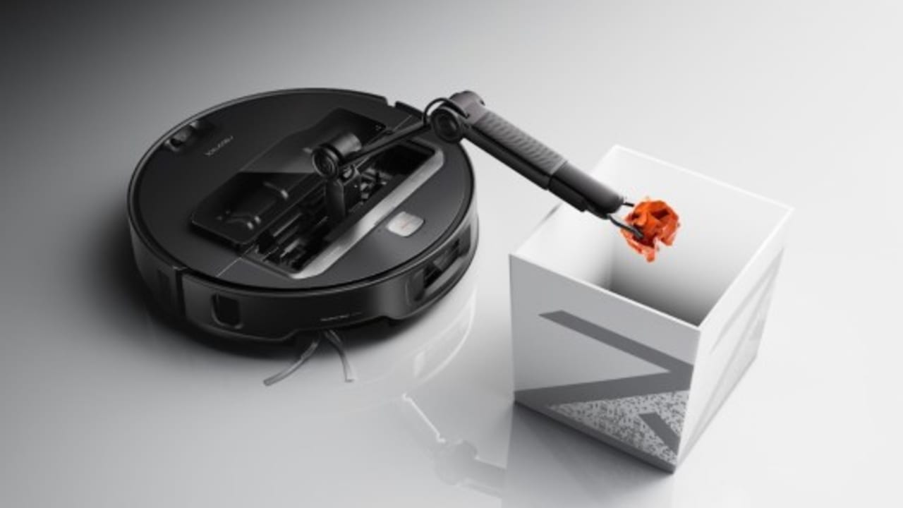 Saksikan robot penyedot debu ini mengambil kaus kaki kotor Anda di CES 2025.