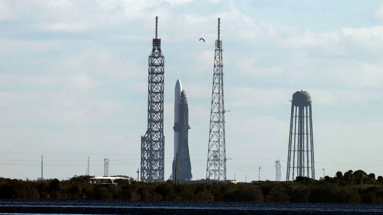 Debut New Glenn milik Blue Origin yang dipimpin oleh Bezos akan menghadirkan tantangan yang telah lama ditunggu-tunggu bagi SpaceX.