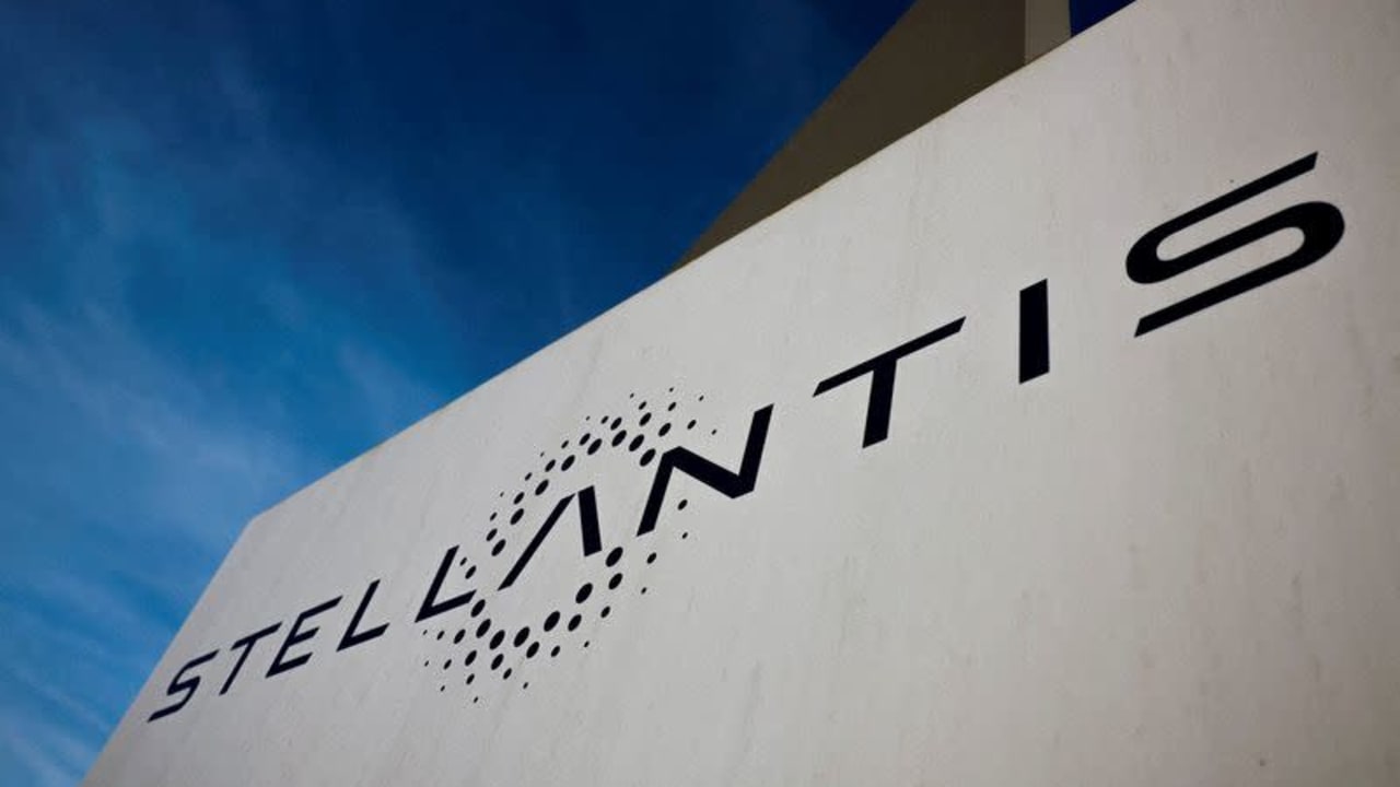 Pengiriman Stellantis pada kuartal keempat turun 9% dibandingkan tahun lalu.