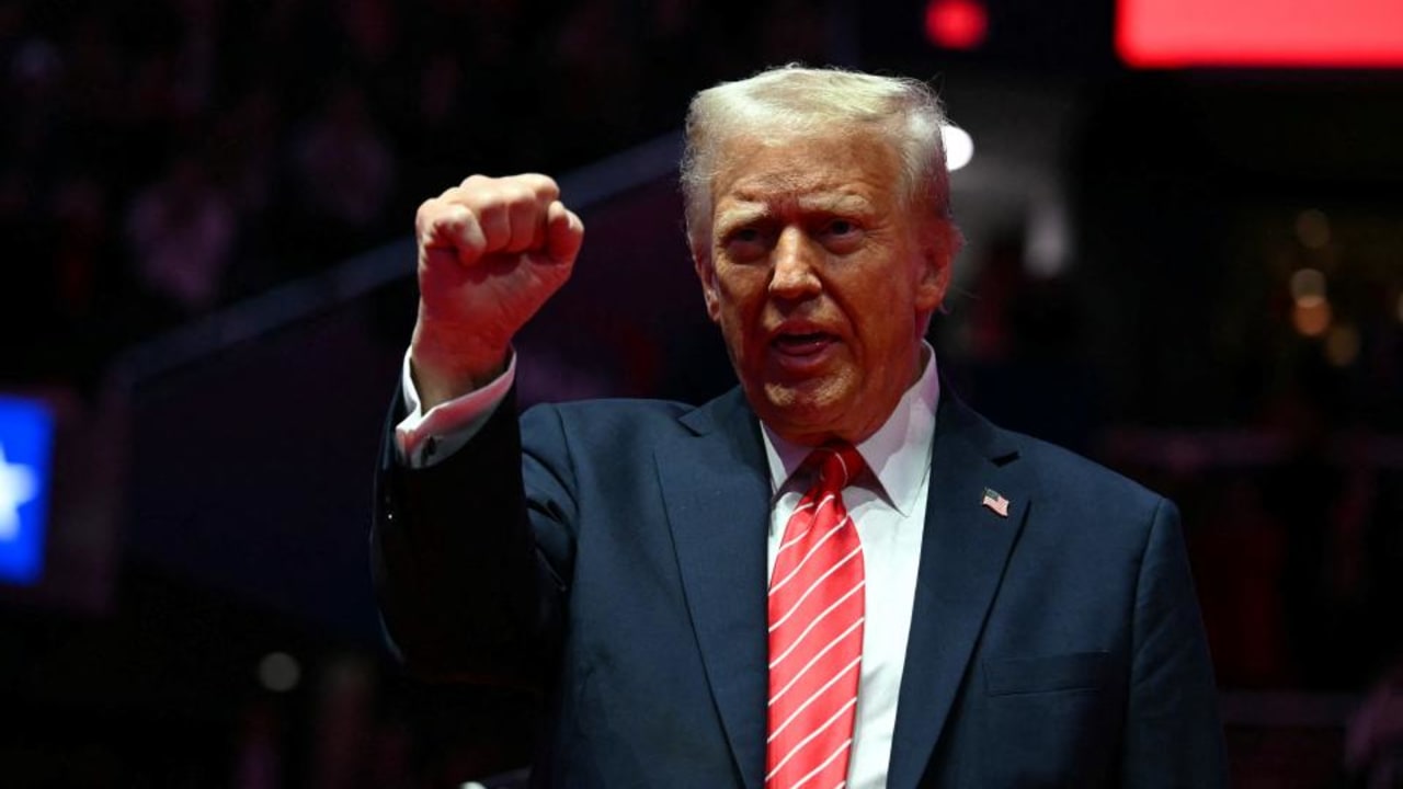 Trump bersiap untuk meluncurkan serangkaian perintah pada hari pertama yang mencakup segala hal mulai dari pengeboran minyak hingga TikTok.