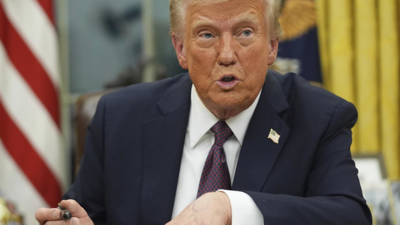 Trump akan mengumumkan kemitraan baru yang dibentuk untuk menginvestasikan Rp 8.22 quadriliun ($500 miliar)  dalam AI.