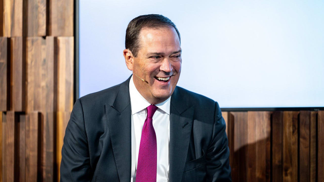 CEO Cisco Chuck Robbins membela DEI (Diversity, Equity, and Inclusion).