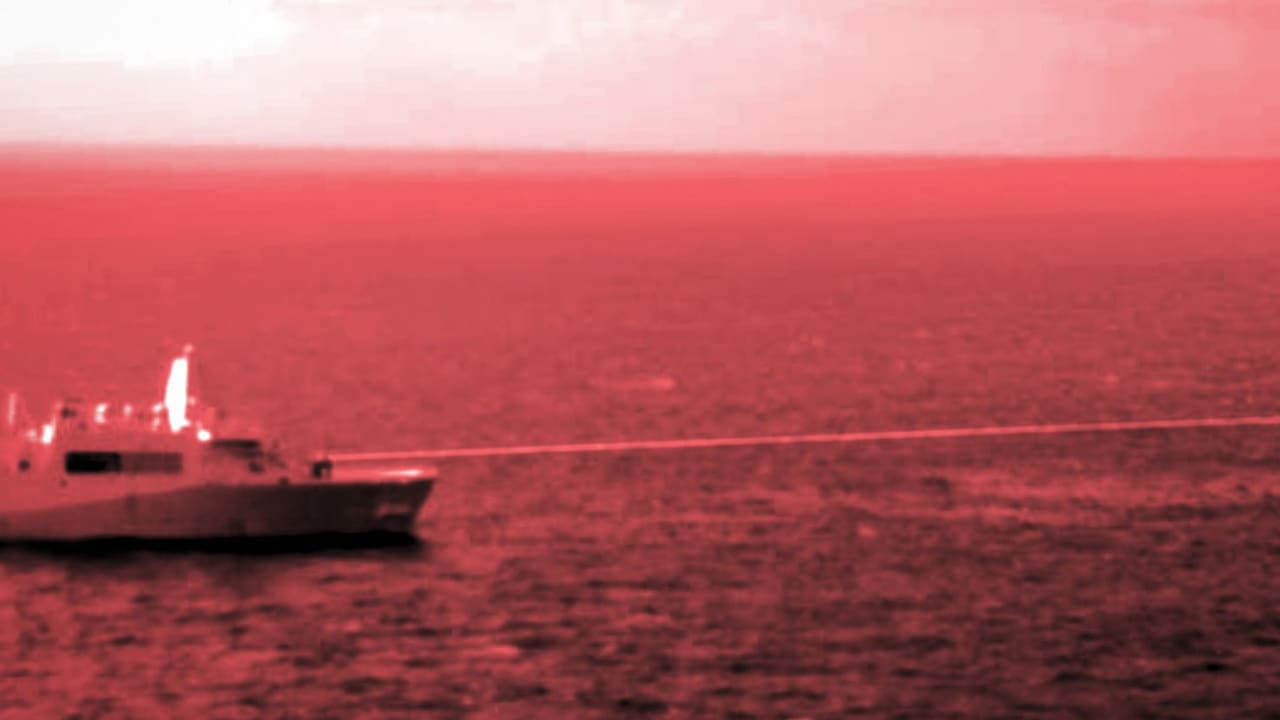 Angkatan Laut AS "seharusnya merasa malu" karena kurangnya laser, kata seorang laksamana.