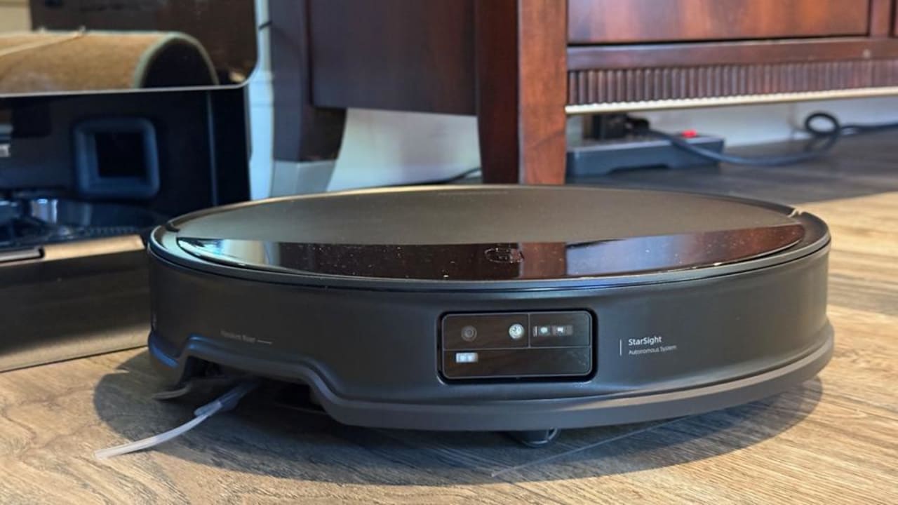 Saros 10R adalah Mopvac tertipis dan terpandai dari Roborock.