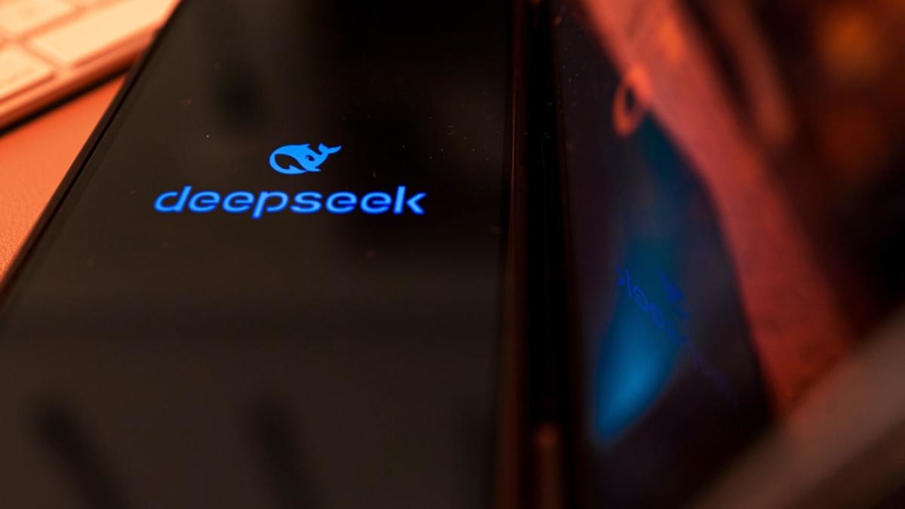 Penurunan DeepSeek Nvidia senilai Rp 7.65 quadriliun ($465 Miliar)  adalah yang terbesar dalam sejarah pasar.
