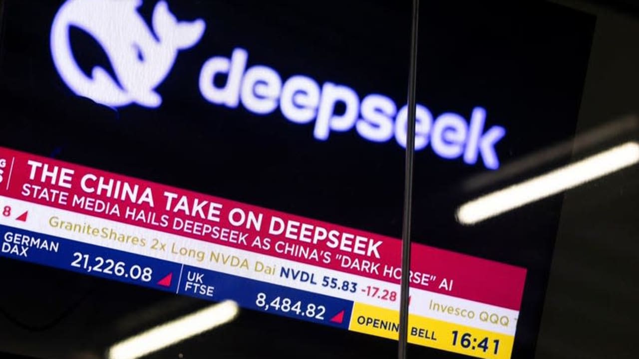 Penjualan DeepSeek menyoroti risiko terhadap dukungan pendapatan Big Tech.