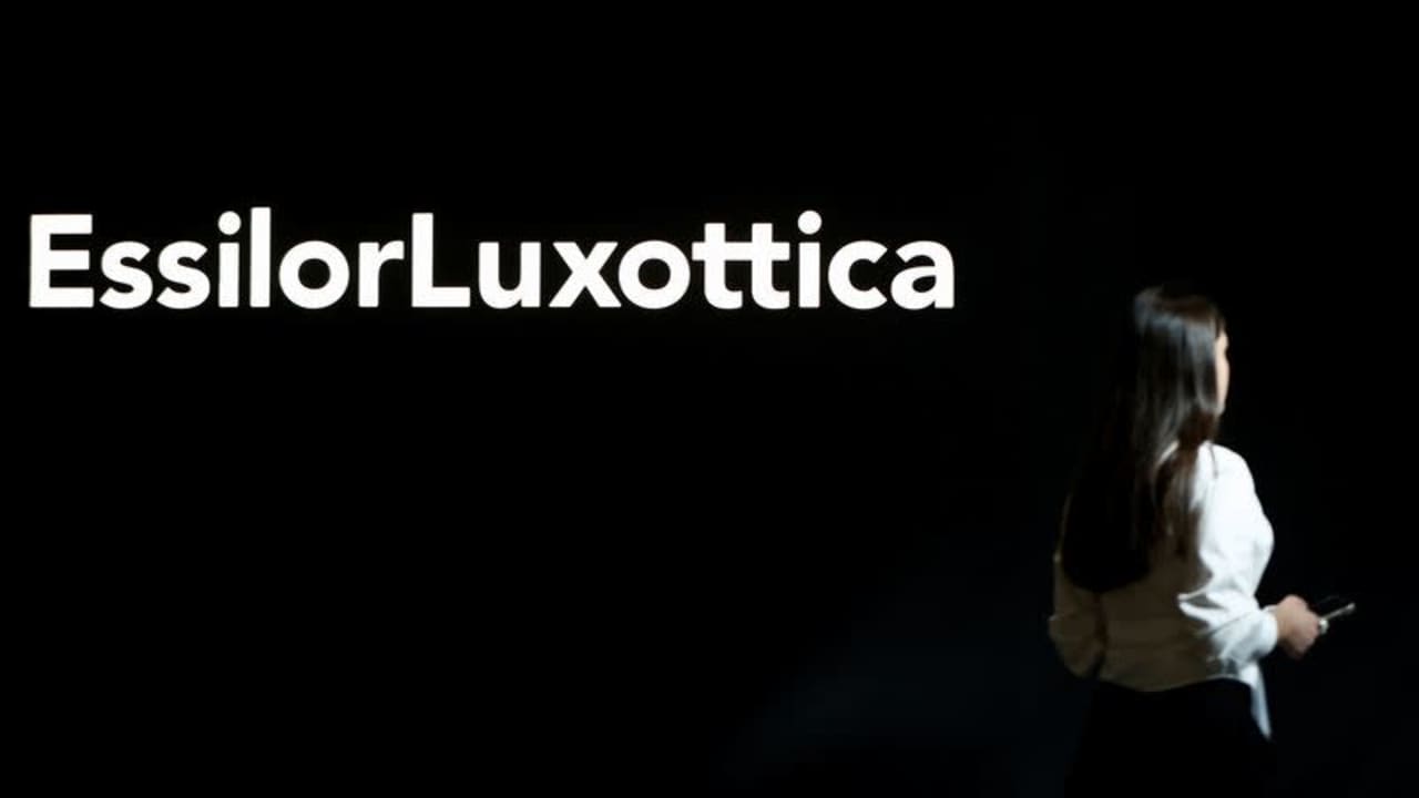 EssilorLuxottica menerima izin FDA untuk kacamata audio Nuance-nya.