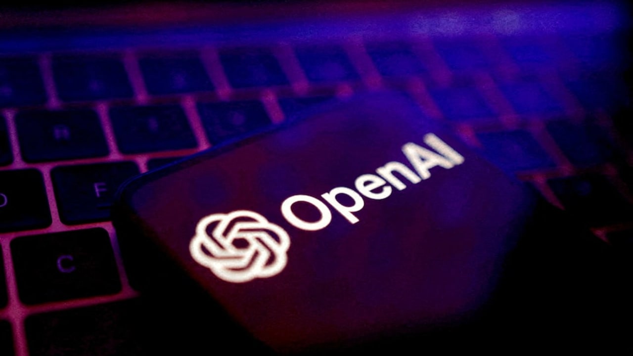OpenAI siap untuk melakukan langkah pertama dalam iklan dengan spot Super Bowl, lapor Wall Street Journal.