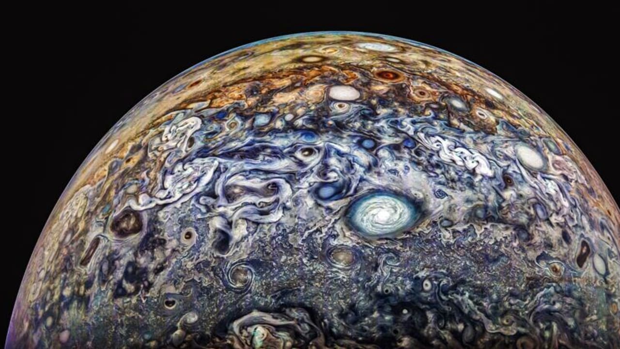 Dalam Foto: Lihat Gambar Baru Menakjubkan Jupiter dari NASA Juno
