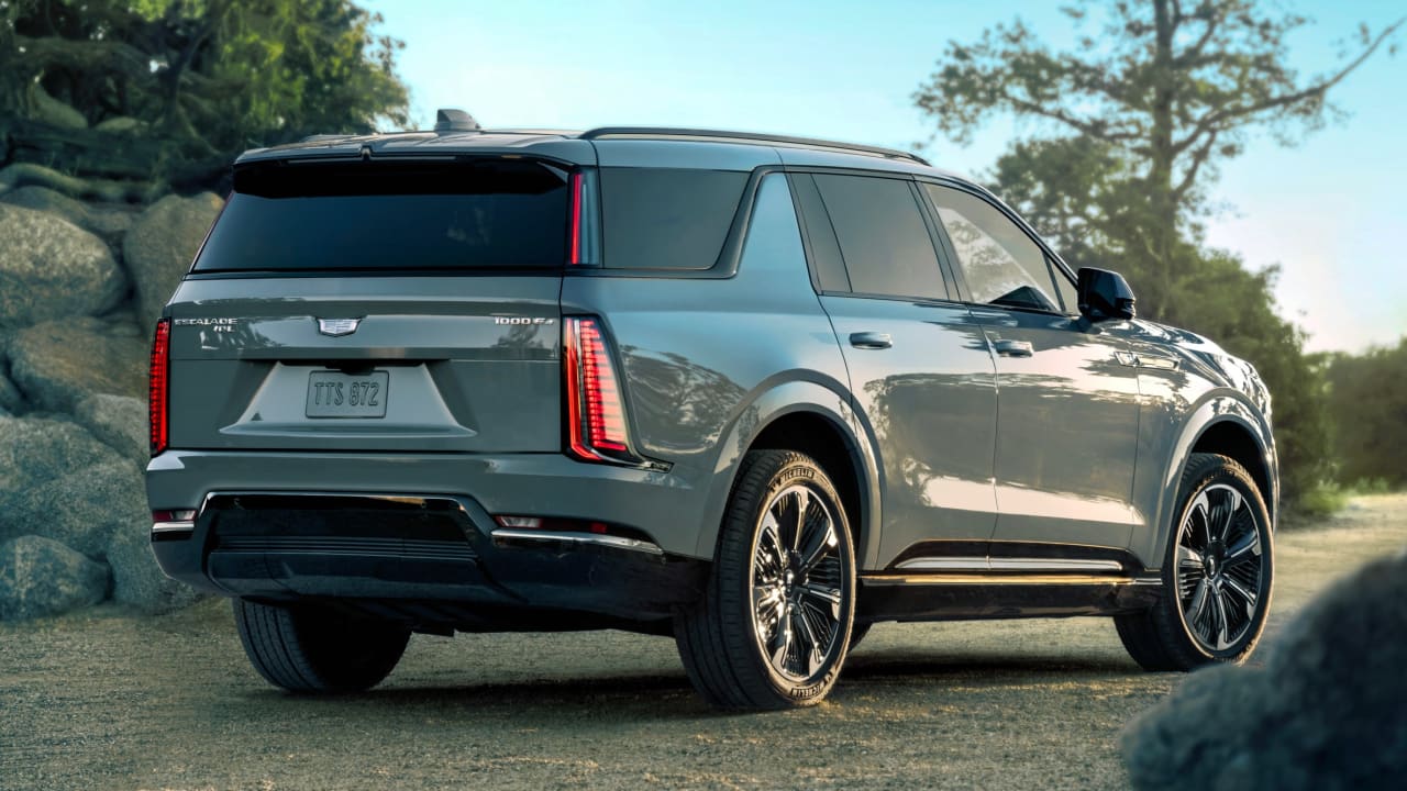 Escalade IQL listrik baru dari Cadillac akan menjadi SUV terpanjang yang diproduksi.