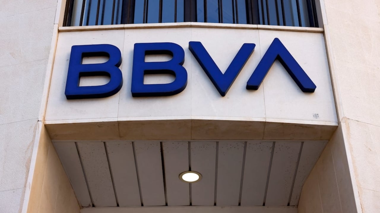 BBVA berencana untuk menggandakan pendapatan perbankan investasinya, menurut laporan.
