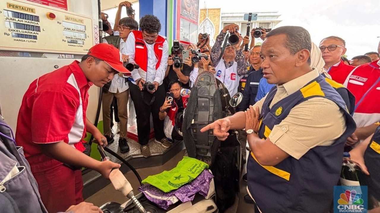 Mobil Beli BBM Pertalite Wajib Pakai QR Code, Bahlil Ungkap Alasannya