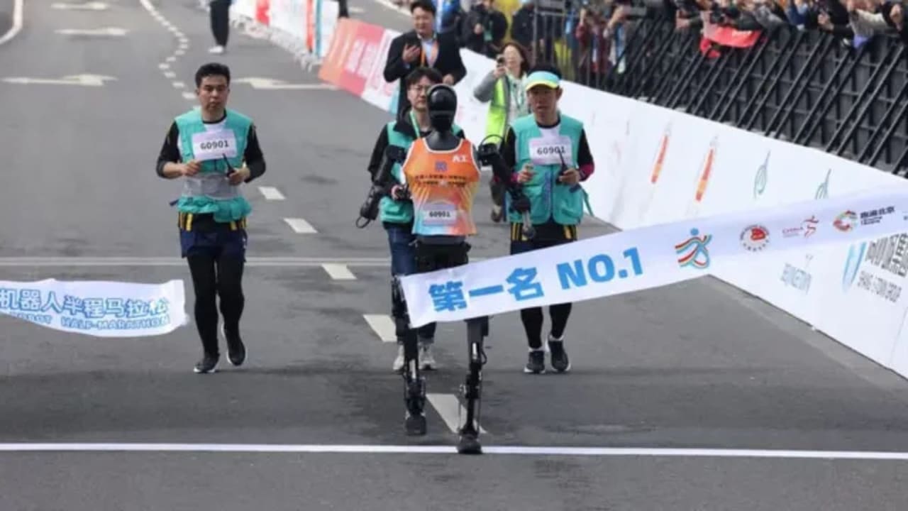 Robot Humanoid Tiangong dari Cina Tampilkan Kemampuan Luar Biasa dan Multiguna