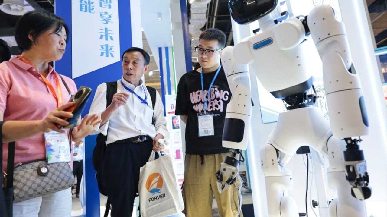 Lonjakan Gaji di Sektor Robot Humanoid Beijing Karena Kekurangan Insinyur Terampil