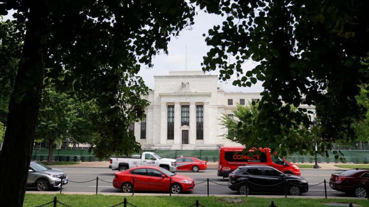 Goolsbee dari Fed melihat adanya pemotongan suku bunga sebesar 125 bps lagi pada akhir 2025.