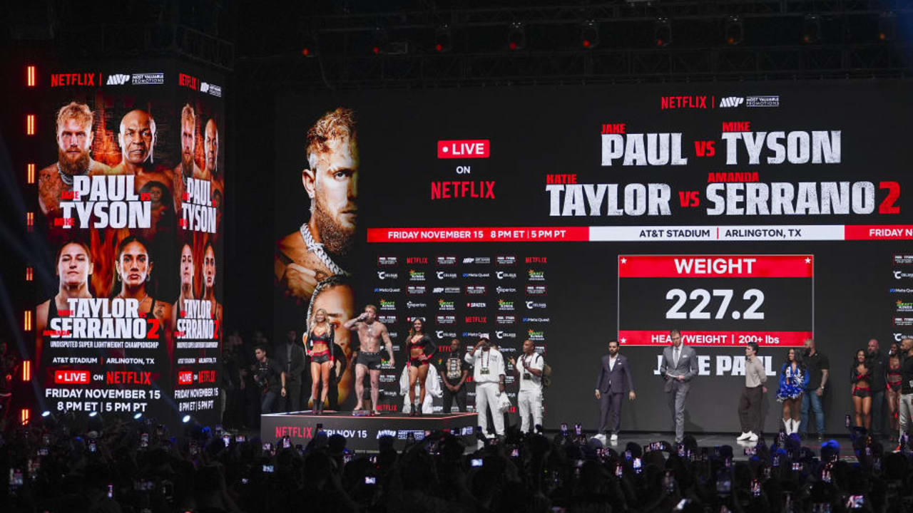 Saham Netflix pulih dari kerugian setelah gangguan teknis mengganggu pertarungan tinju Jake Paul dan Mike Tyson.