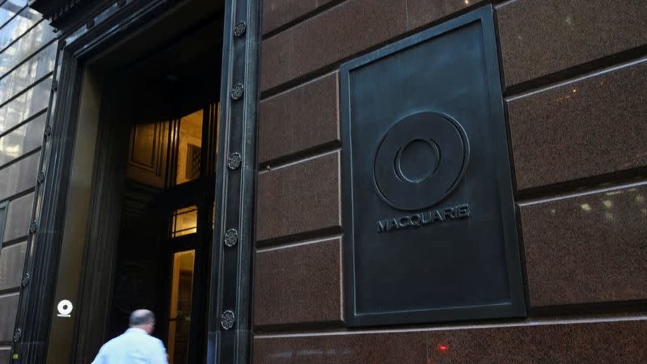 Pengawas Inggris mengenakan denda sebesar Rp 263.12 miliar ($16 juta)  kepada Macquarie Bank karena kegagalan kontrol yang serius.